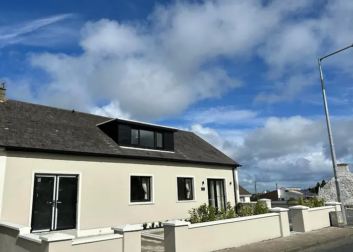 House On Main Street Bunbeg * Gweedore
